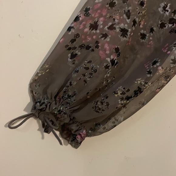 Wilfred Lourdes Floral Print Brown Grey Chiffon Blouse Size Medium - Picture 7 of 16